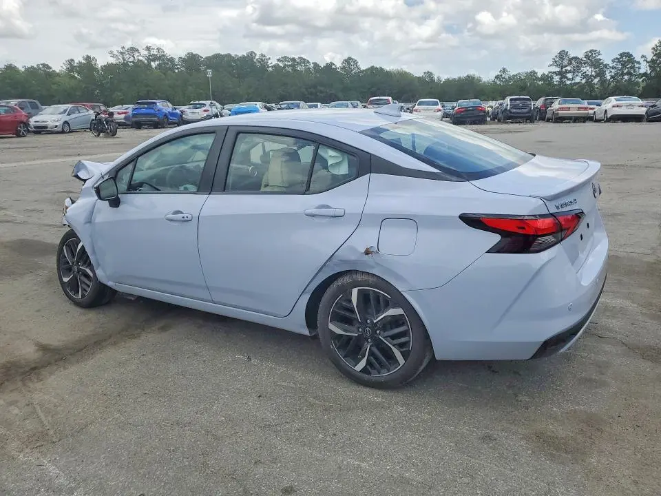 2023 NISSAN VERSA SR  