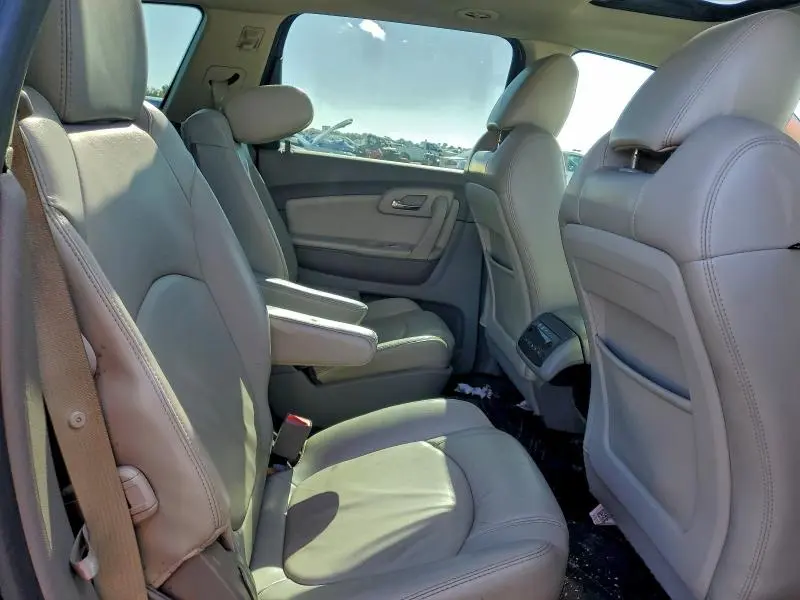 2012 CHEVROLET TRAVERSE LT  