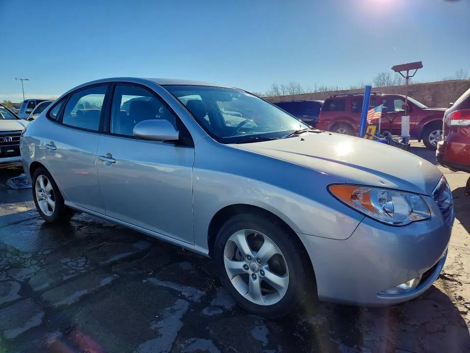 2010 HYUNDAI ELANTRA SE  