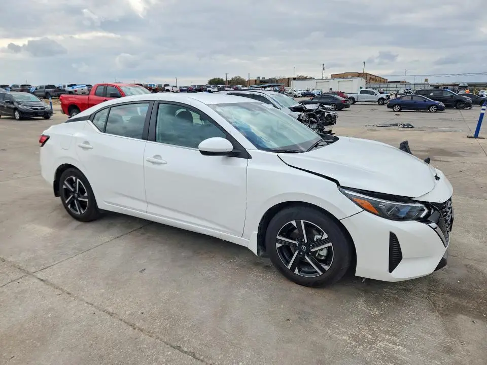 2024 NISSAN SENTRA SV  