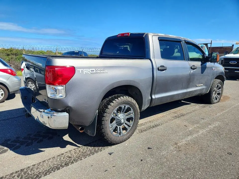 2011 TOYOTA TUNDRA CREWMAX SR5  