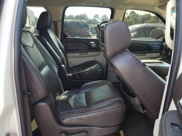 2011 CADILLAC ESCALADE ESV PLATINUM