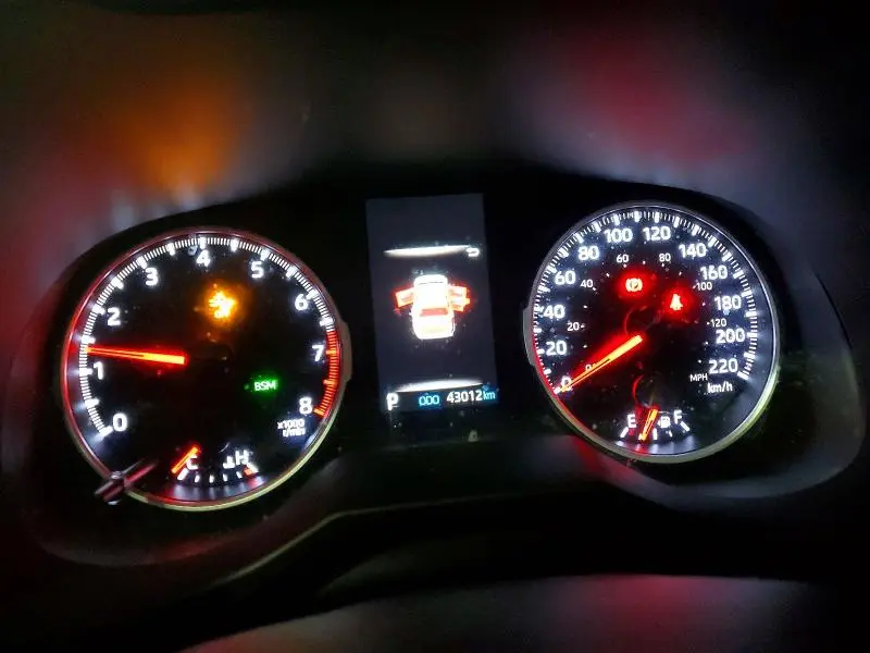2019 TOYOTA RAV4 XLE  