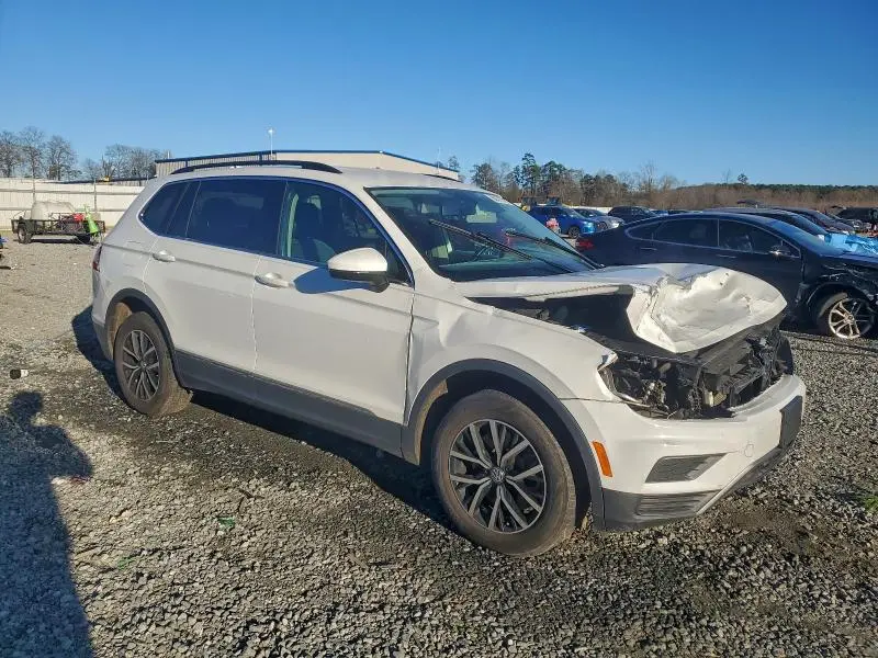 2021 VOLKSWAGEN TIGUAN SE  