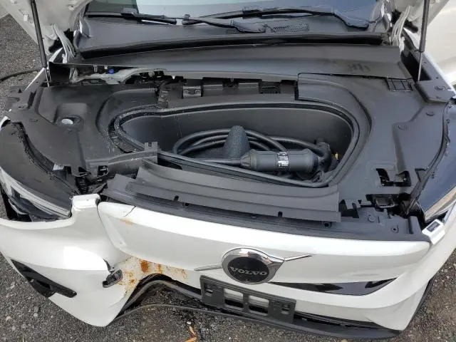 2024 VOLVO XC40 RECHARGE PLUS