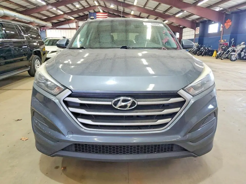 2018 HYUNDAI TUCSON SE  