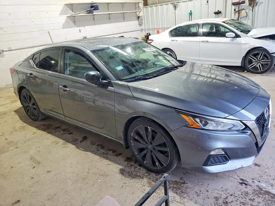 2020 NISSAN ALTIMA SR  