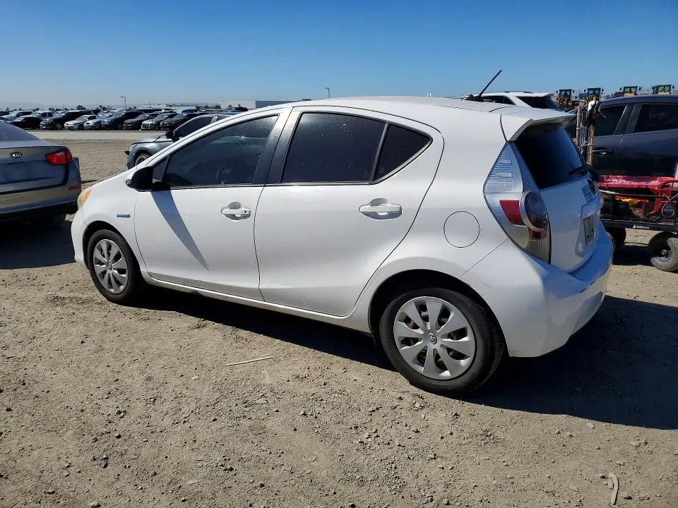 2013 TOYOTA PRIUS C THREE  