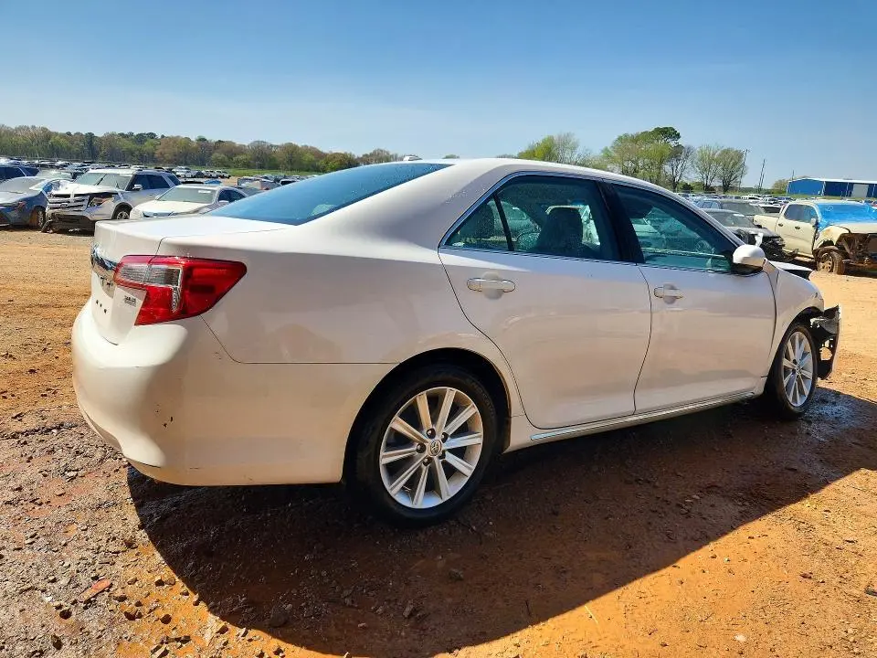 2014 TOYOTA CAMRY XLE V6  