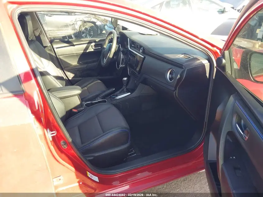 2018 TOYOTA COROLLA SE