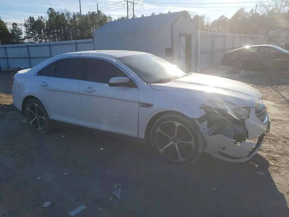 2015 FORD TAURUS SEL  