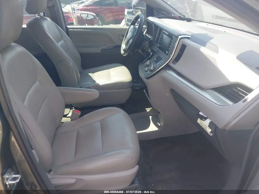 2018 TOYOTA SIENNA L 7 PASSENGER