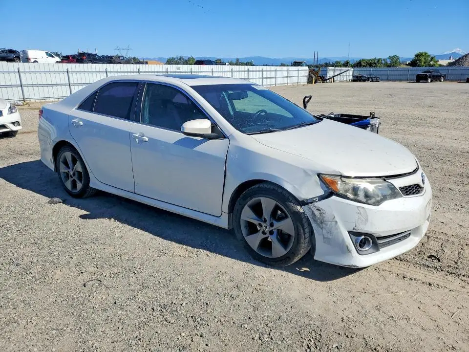 2014 TOYOTA CAMRY SE V6  