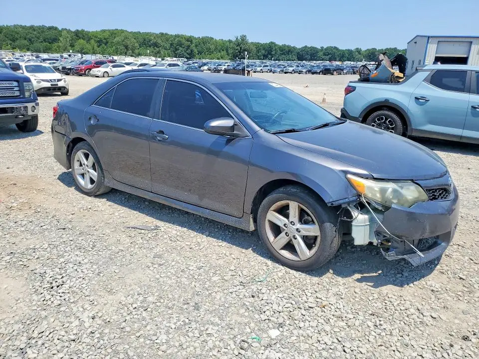 2013 TOYOTA CAMRY SE  