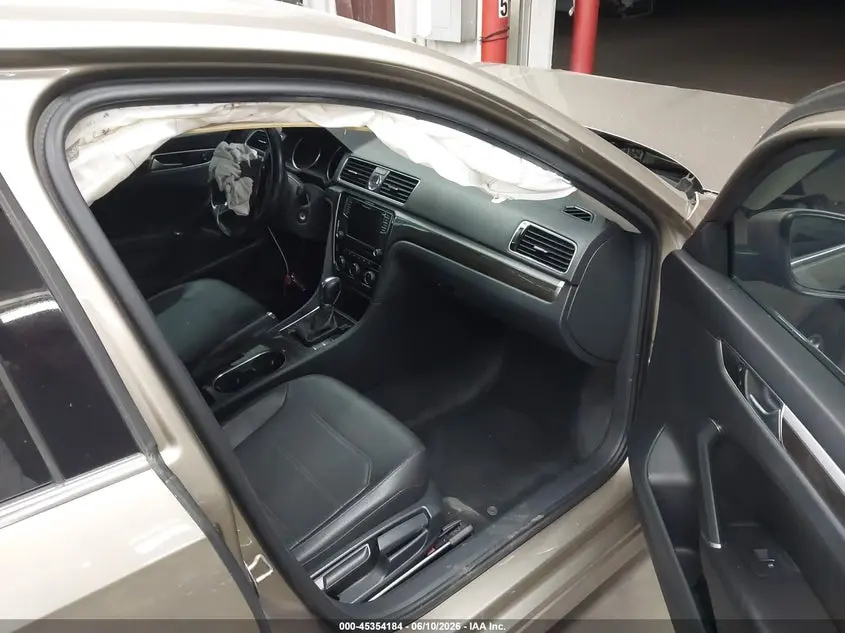 2016 VOLKSWAGEN PASSAT 1.8T SE