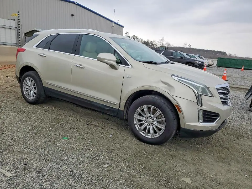 2017 CADILLAC XT5   