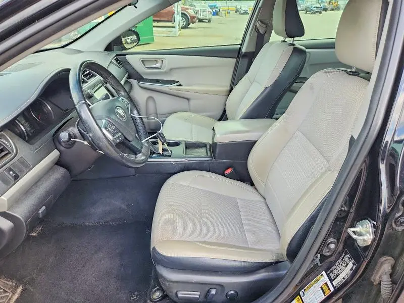 2016 TOYOTA CAMRY SE  