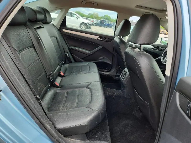 2013 VOLKSWAGEN PASSAT SE  