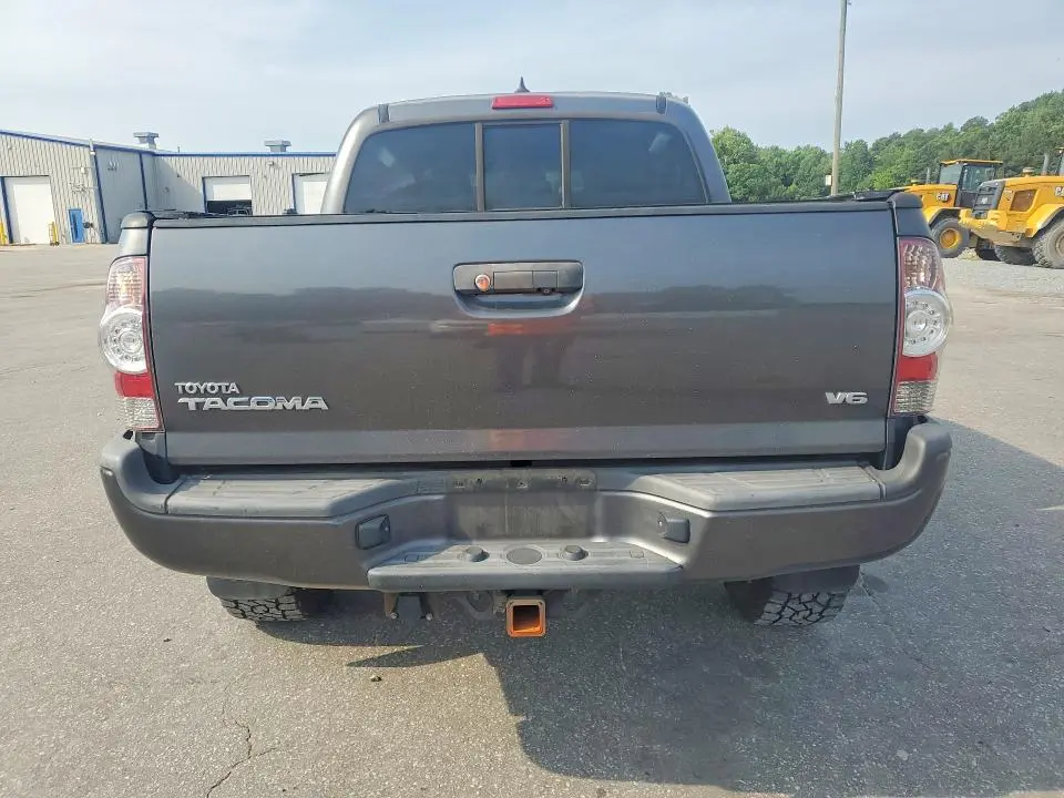 2015 TOYOTA TACOMA V6  