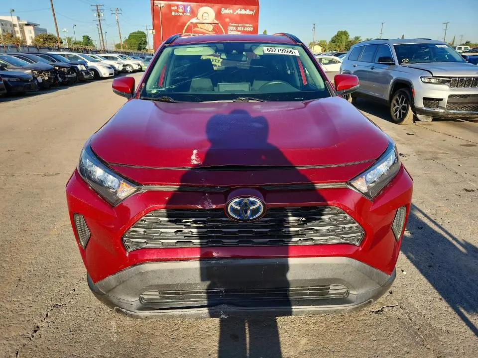 2021 TOYOTA RAV4 LE  