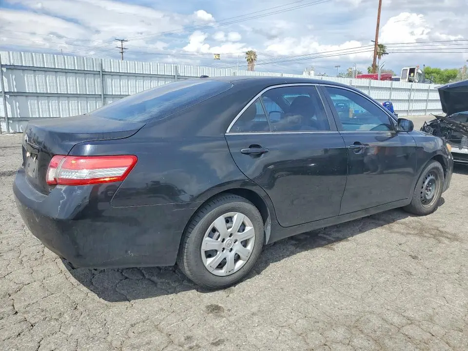 2011 TOYOTA CAMRY LE  