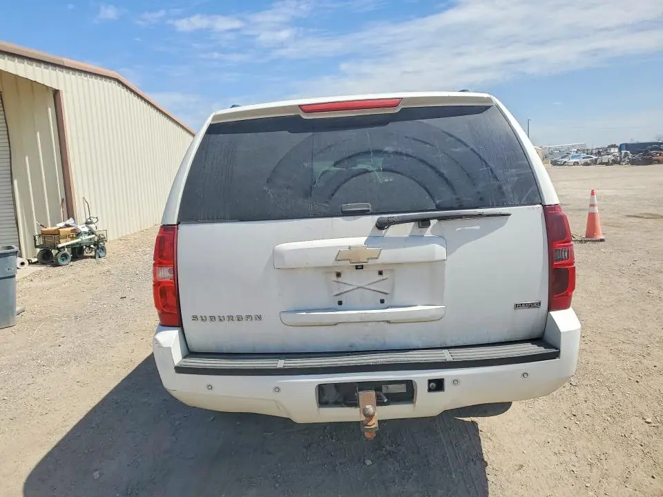 2011 CHEVROLET SUBURBAN C1500 LS  