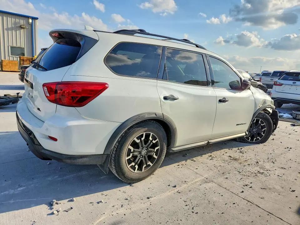 2020 NISSAN PATHFINDER SL  