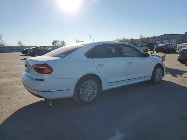 2016 VOLKSWAGEN PASSAT SE  