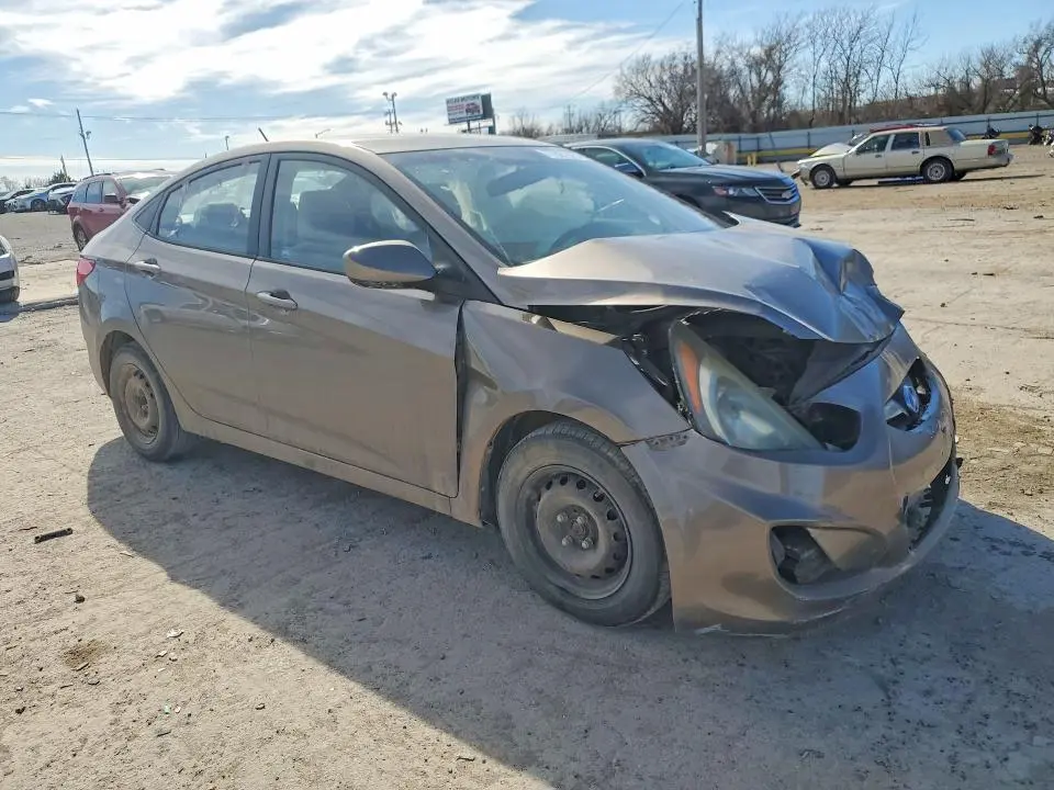 2013 HYUNDAI ACCENT GLS  