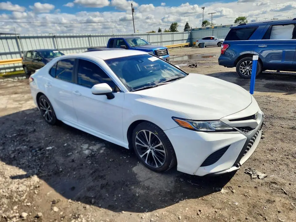 2019 TOYOTA CAMRY SE  