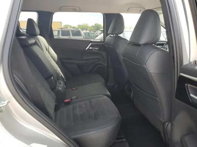 2024 MITSUBISHI OUTLANDER SE  