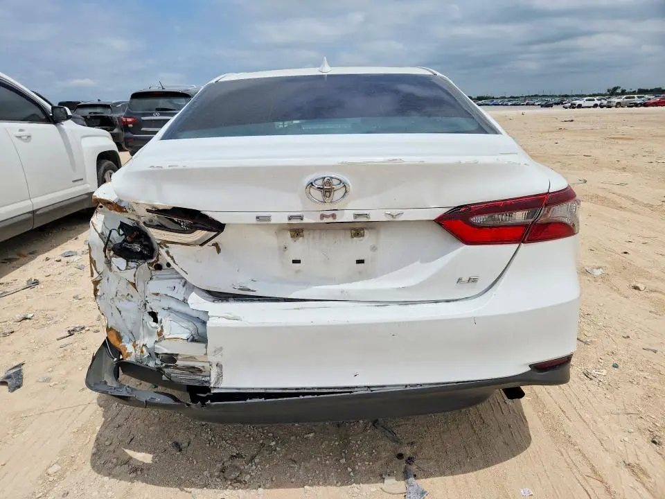 2021 TOYOTA CAMRY LE  