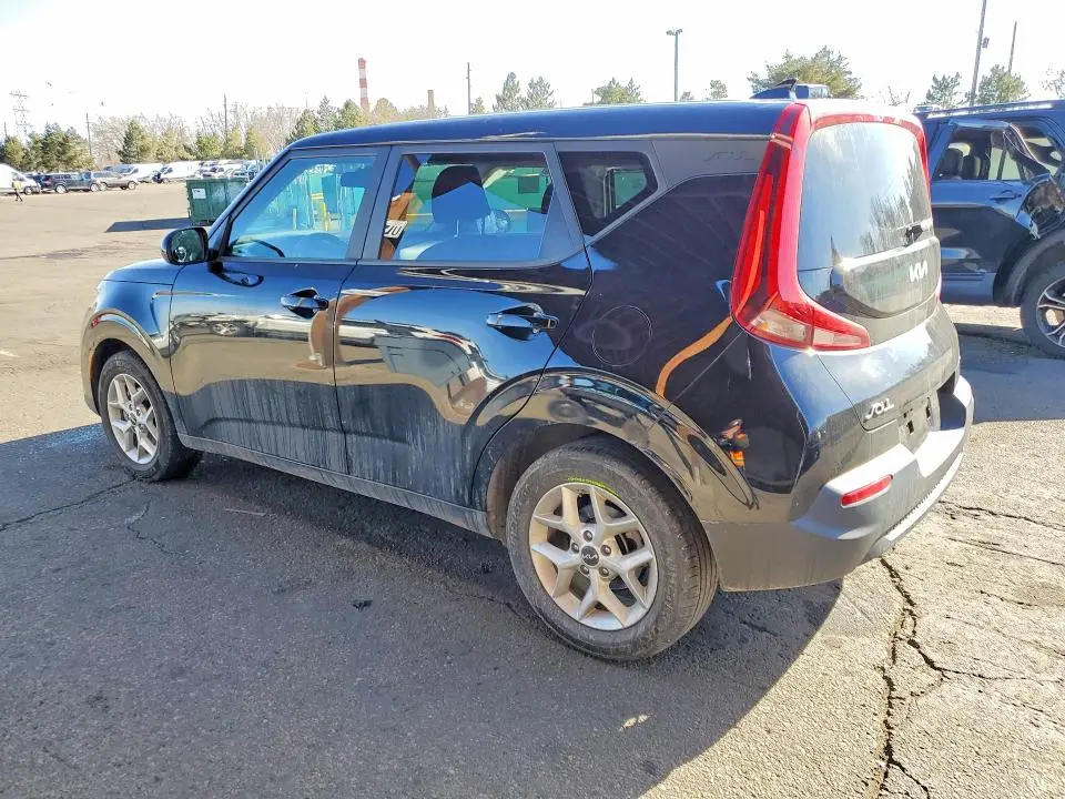 2022 KIA SOUL LX  