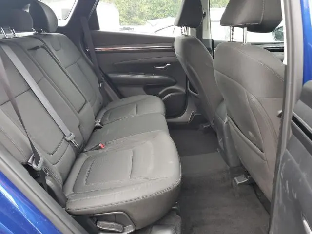 2022 HYUNDAI TUCSON SE  