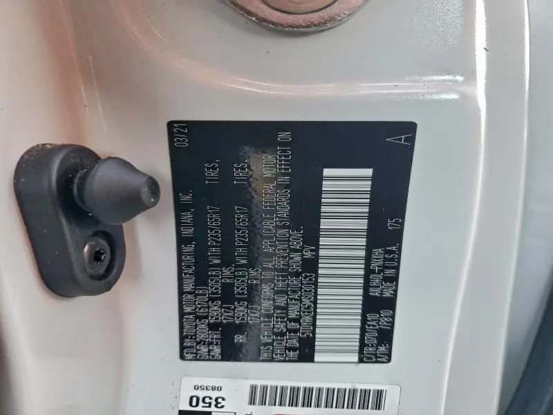 2021 TOYOTA SIENNA XLE  