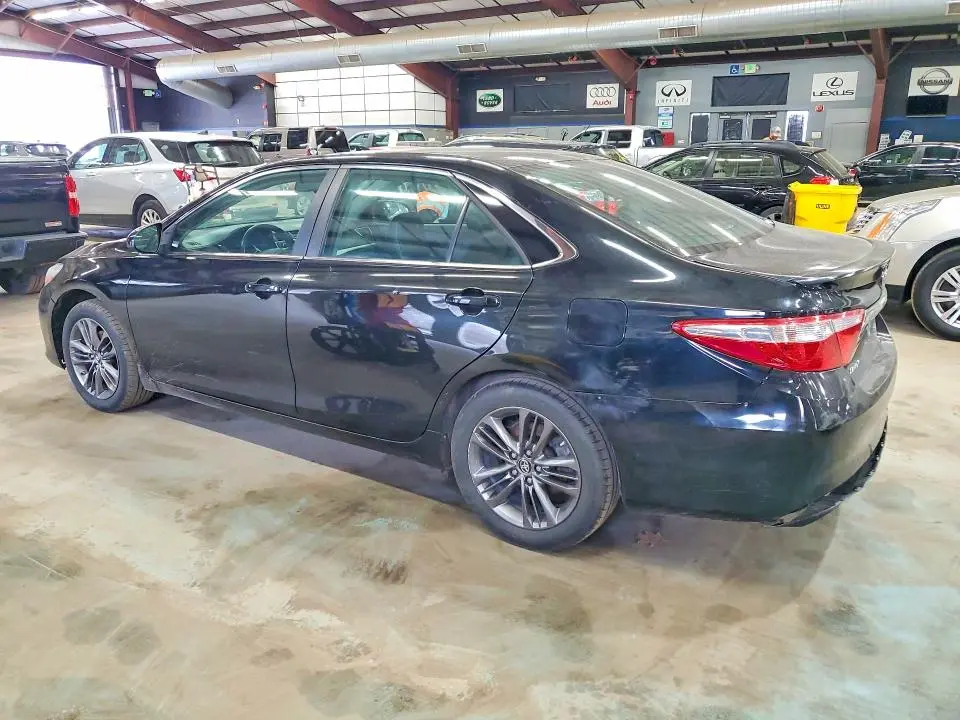 2017 TOYOTA CAMRY SE  
