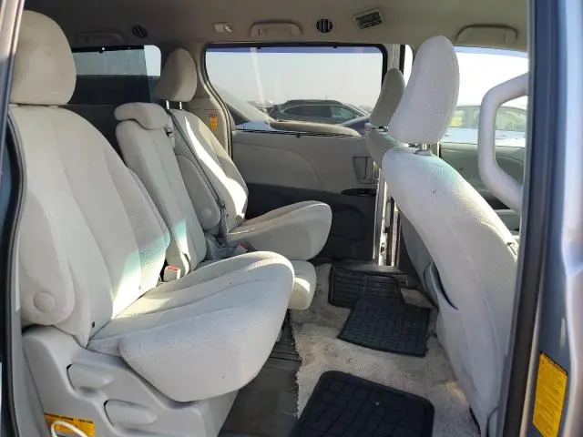 2014 TOYOTA SIENNA LE  