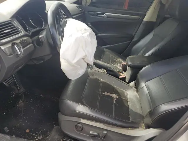 2017 VOLKSWAGEN PASSAT R-LINE