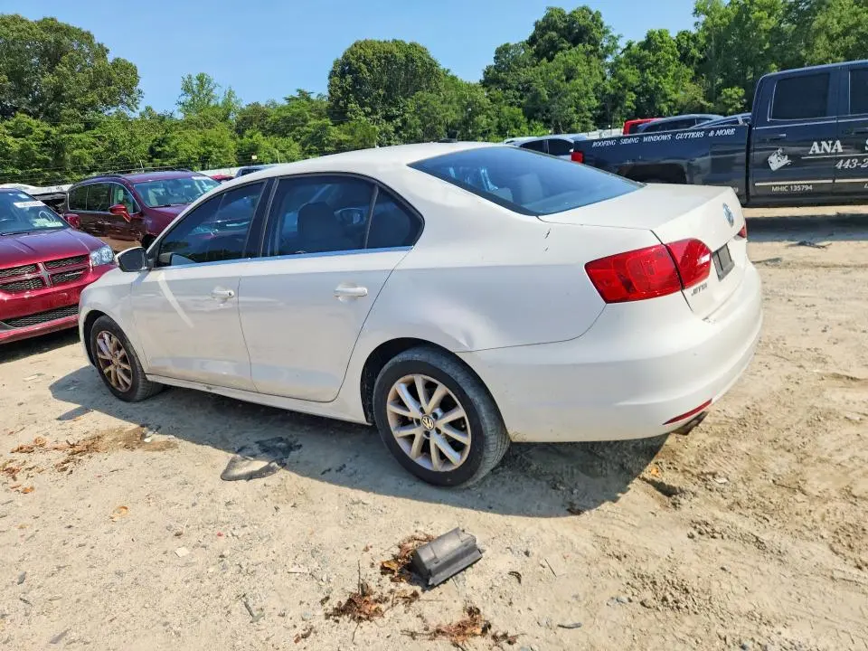 2013 VOLKSWAGEN JETTA SE  