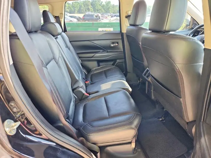2020 MITSUBISHI OUTLANDER SE  