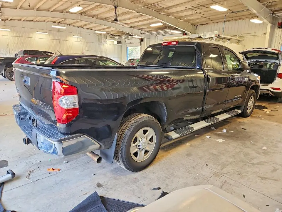 2017 TOYT TUNDRA SR5   