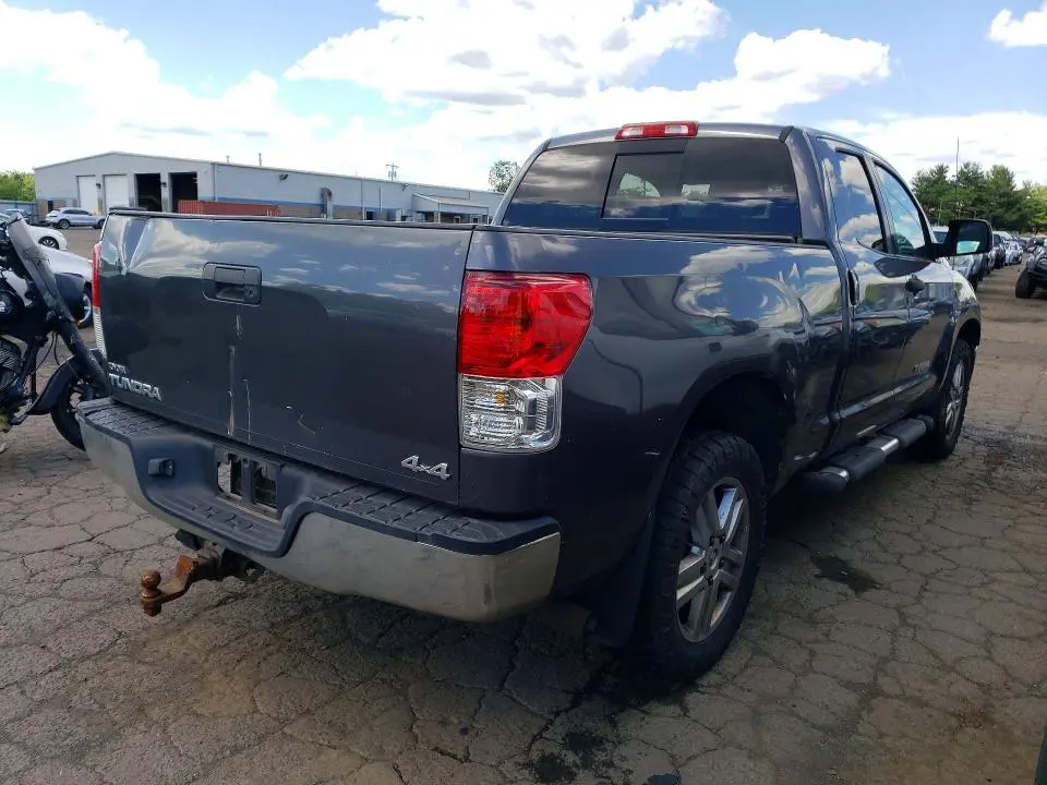 2011 TOYOTA TUNDRA DOUBLE CAB SR5  