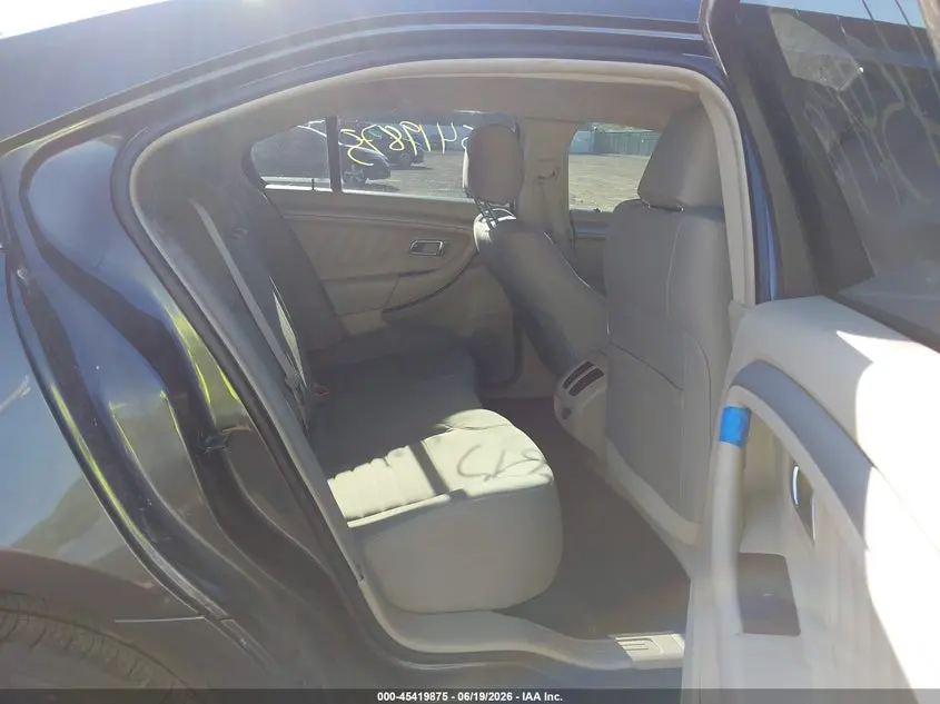 2018 FORD TAURUS SE