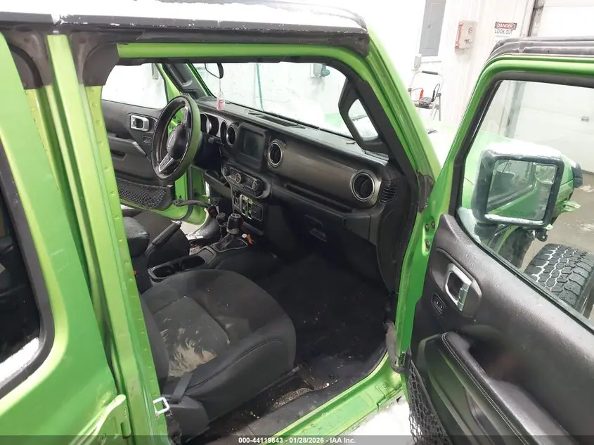 2020 JEEP WRANGLER UNLIMITED SAHARA 4X4