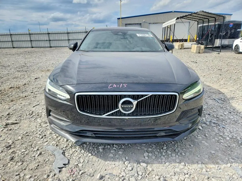 2018 VOLVO S90 T5 MOMENTUM  