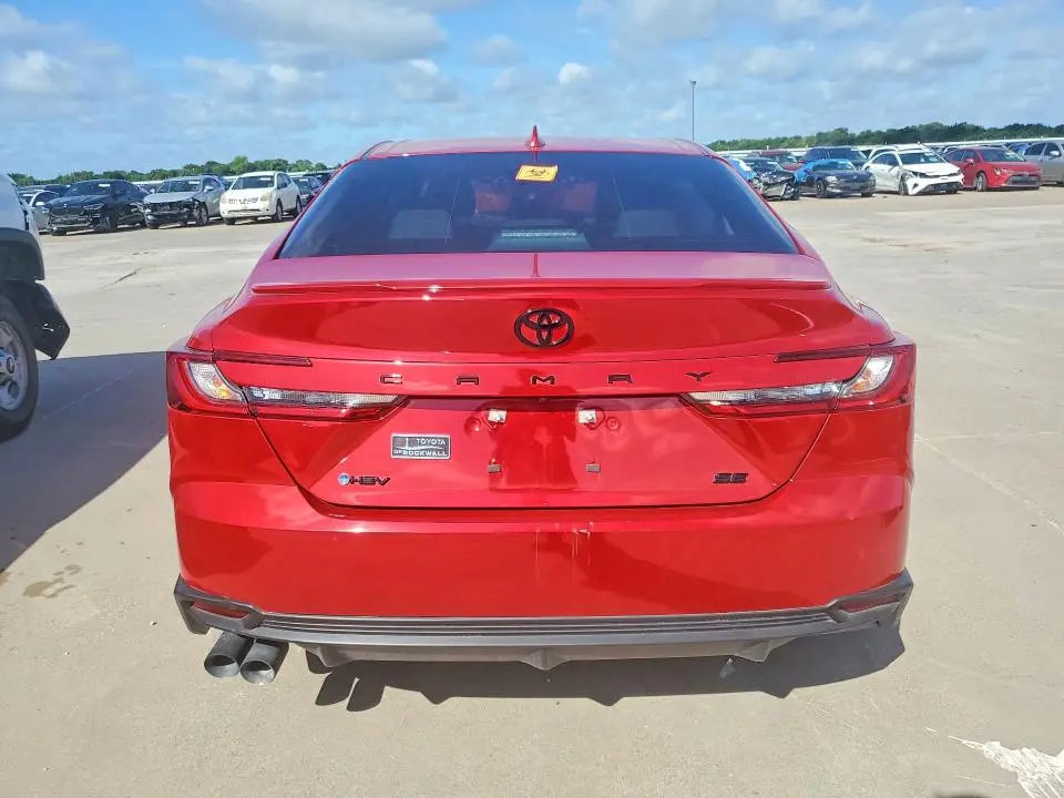 2025 TOYOTA CAMRY SE  