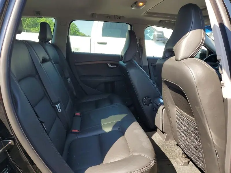 2011 VOLVO XC70 3.2  