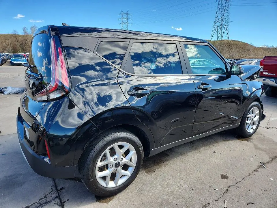 2025 KIA SOUL LX  