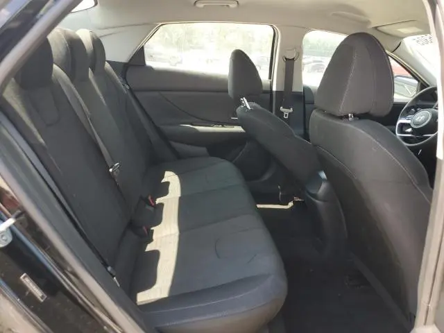 2021 HYUNDAI ELANTRA SE  