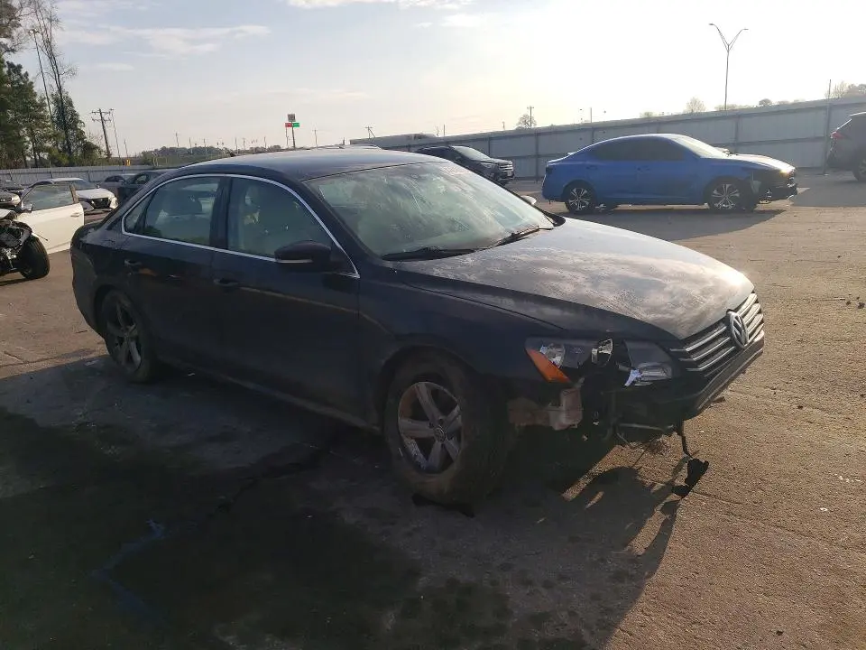 2015 VOLKSWAGEN PASSAT S  